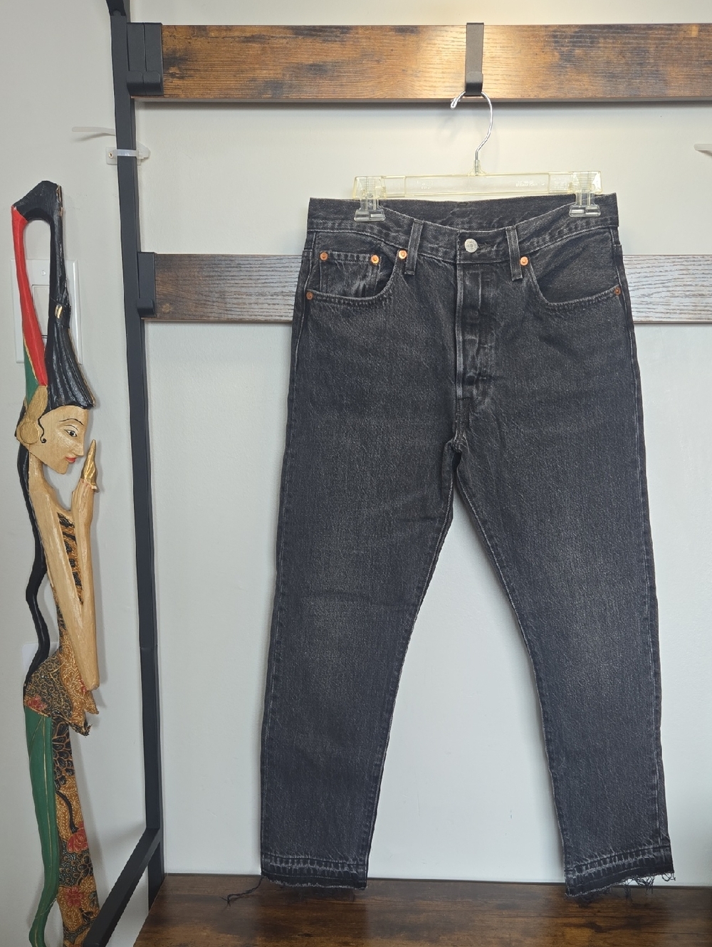 Levi's Black Cropped High-Rise Jeans 28w26l Vintage Button Seam